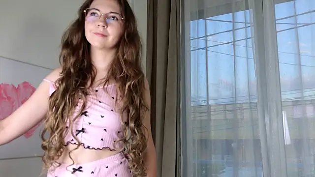 Snapshot of SabrinaSutton chatting on July 4, 2026, 3:02 am SabrinaSutton online show from July 4, 2026, 3:02 am