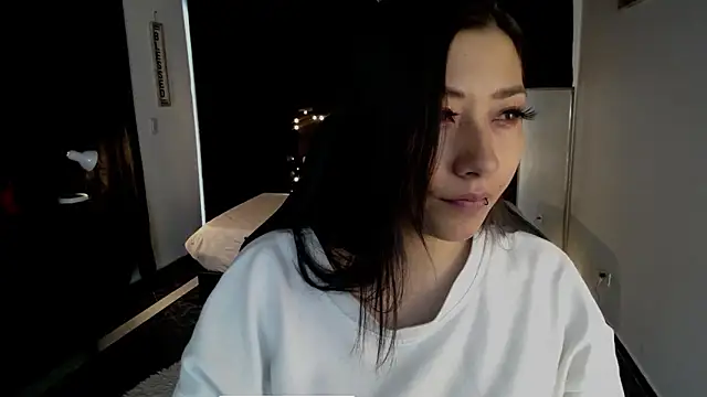 Mia 1120 online show from September 9, 2025, 5:34 pm