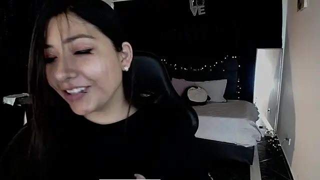 Mia 1120 online show from September 10, 2025, 4:40 pm