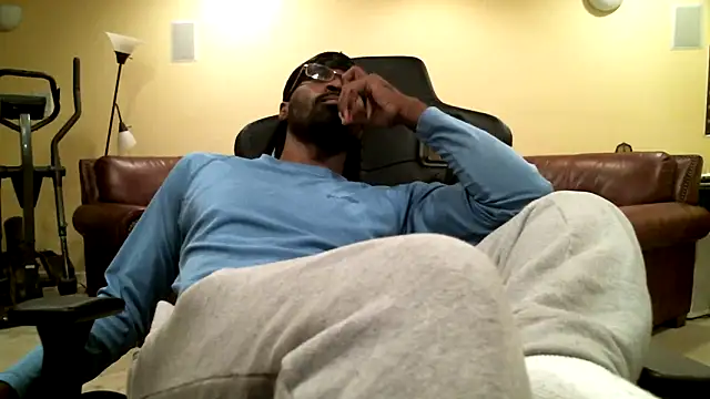 Snapshot of james421__ chatting on June 1, 2026, 2:24 am james421 online show from June 1, 2026, 2:24 am