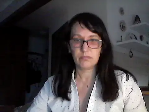 Snapshot of Elena48324 chatting on April 24, 2026, 5:26 pm Elena48324 online show from April 24, 2026, 5:26 pm