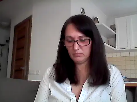 Snapshot of Elena48324 chatting on April 30, 2026, 5:08 pm Elena48324 online show from April 30, 2026, 5:08 pm