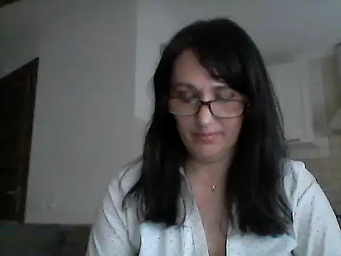 Snapshot of Elena48324 chatting on May 6, 2026, 5:18 pm Elena48324 online show from May 6, 2026, 5:18 pm