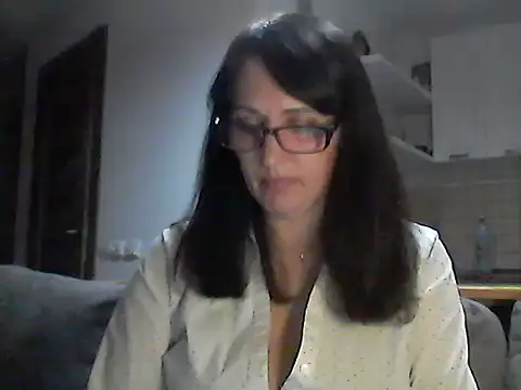 Snapshot of Elena48324 chatting on May 7, 2026, 6:02 pm Elena48324 online show from May 7, 2026, 6:02 pm