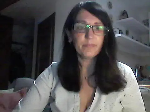 Snapshot of Elena48324 chatting on May 11, 2026, 5:43 pm Elena48324 online show from May 11, 2026, 5:43 pm