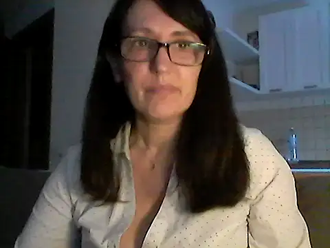 Snapshot of Elena48324 chatting on May 18, 2026, 5:19 pm Elena48324 online show from May 18, 2026, 5:19 pm