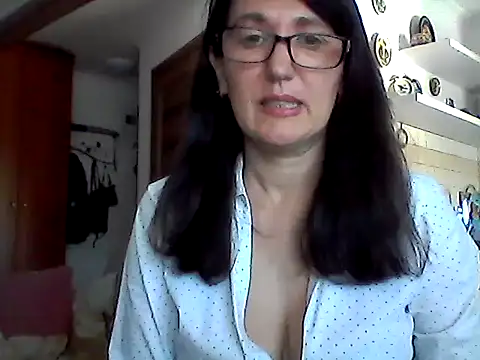 Snapshot of Elena48324 chatting on May 26, 2026, 7:15 am Elena48324 online show from May 26, 2026, 7:15 am