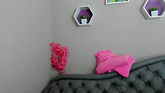 Dafne Mel online show from September 9, 2025, 12:26 pm