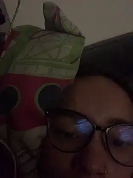 Dafne Mel online show from September 12, 2025, 2:17 pm