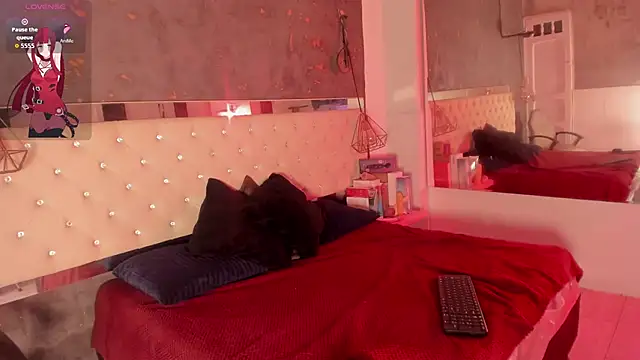 Viiolettlopez online show from September 20, 2025, 1:23 pm