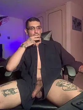 malek xarx  online show from March 7, 2026, 4:20 am