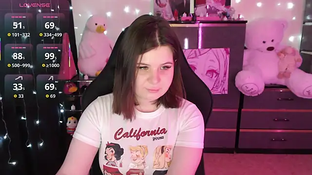 AmyVibess online show from November 9, 2025, 8:07 pm