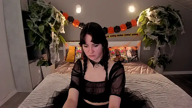 BerryDiva online show from October 18, 2025, 6:58 am