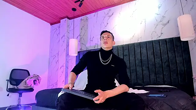 Dustin Sonne online show from September 9, 2025, 3:50 am