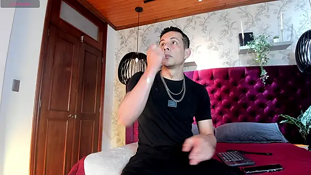 Dustin Sonne online show from November 11, 2025, 3:50 am