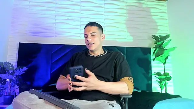 Dustin Sonne online show from April 2, 2026, 3:37 am