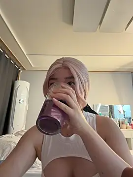 winter11 online show from October 26, 2025, 2:56 pm