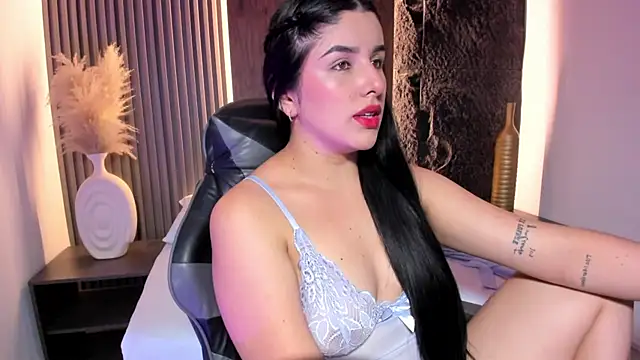 evelin lopezz online show from October 30, 2025, 2:24 am