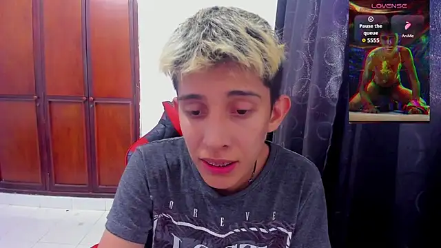 Snapshot of gomitaboy_1 chatting on September 8, 2025, 8:30 pm gomitaboy 1 online show from September 8, 2025, 8:30 pm