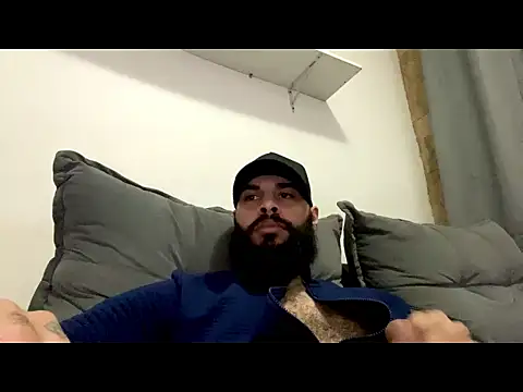 Snapshot of Min-- chatting on August 2, 2026, 1:04 am Min-- online show from August 2, 2026, 1:04 am