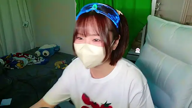 Snapshot of chii_chan_o0 chatting on April 30, 2026, 1:17 pm chii chan o0 online show from April 30, 2026, 1:17 pm
