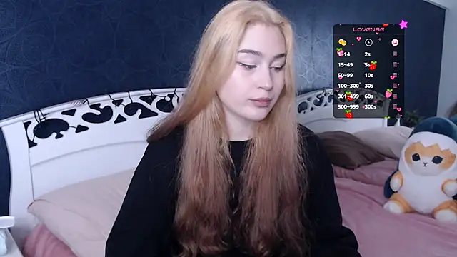 Lili Luuu online show from October 16, 2025, 2:45 am