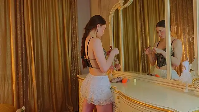 EadlinGillim online show from November 7, 2025, 3:06 am