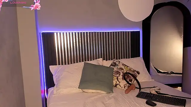 Emilybeltons online show from October 10, 2025, 8:19 pm