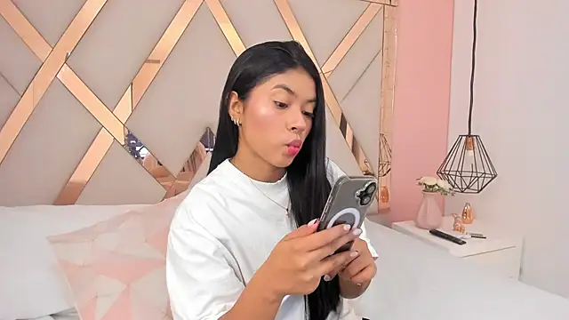 samantaa shy online show from October 15, 2025, 2:33 am