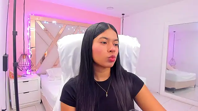 samantaa shy online show from April 21, 2026, 2:51 am