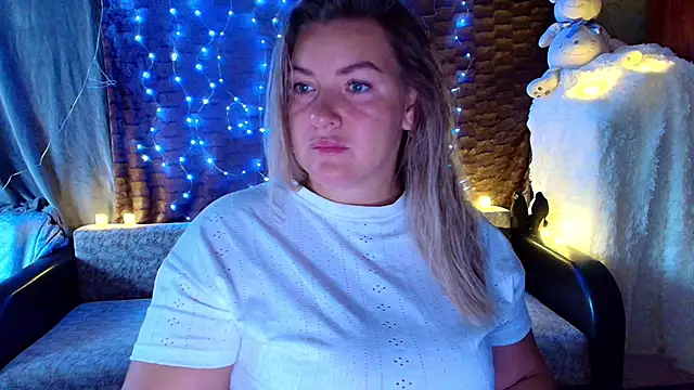 NikaSkylink online show from September 14, 2025, 2:33 am