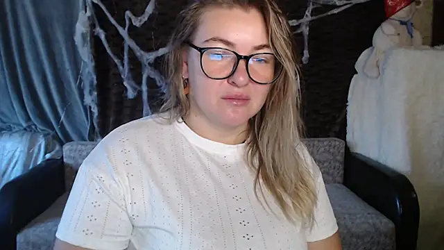 NikaSkylink online show from November 1, 2025, 4:36 am