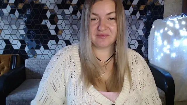 NikaSkylink online show from December 15, 2025, 5:12 am