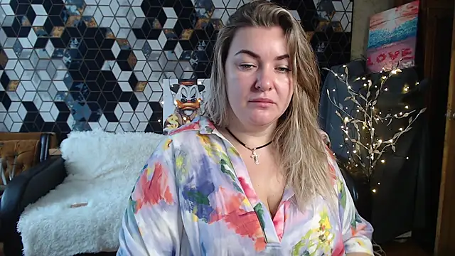 NikaSkylink online show from February 25, 2026, 5:17 am