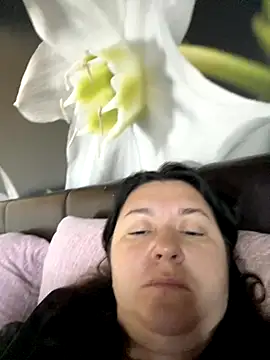 Liza Will online show from November 3, 2025, 6:36 am