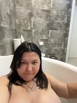 Liza Will online show from November 18, 2025, 8:13 pm