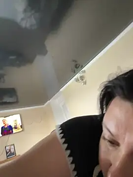 Liza Will online show from February 15, 2026, 8:46 am