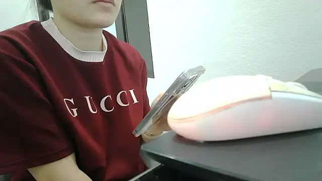 Emachiii online show from April 19, 2026, 4:17 pm