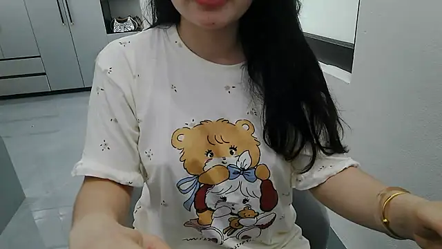Snapshot of Emachiii chatting on May 24, 2026, 1:43 am Emachiii online show from May 24, 2026, 1:43 am