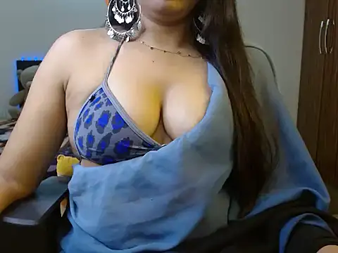 madison-kenzie online show from November 17, 2025, 7:52 pm