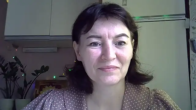 Krystal 82 online show from September 22, 2025, 8:16 am