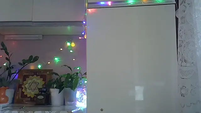 Krystal 82 online show from October 9, 2025, 5:05 am