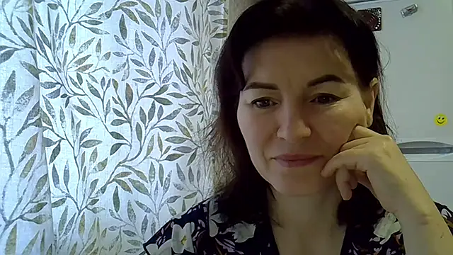 Krystal 82 online show from December 22, 2025, 9:17 am