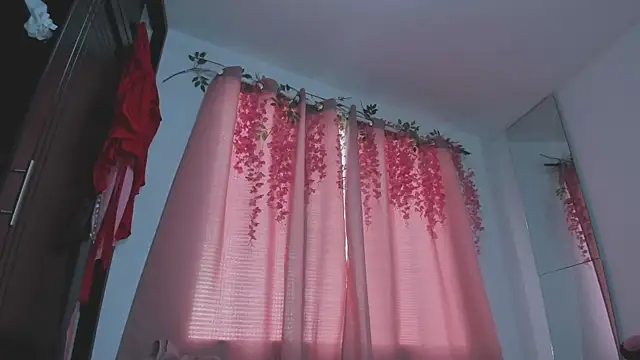 lanastone86 online show from November 26, 2025, 12:28 pm