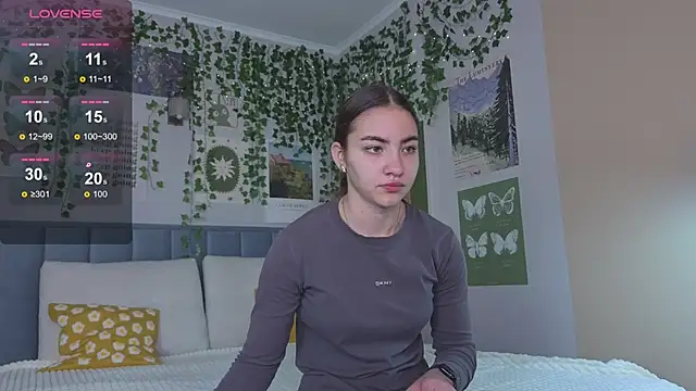 Ashley Pierce online show from September 25, 2025, 4:05 am