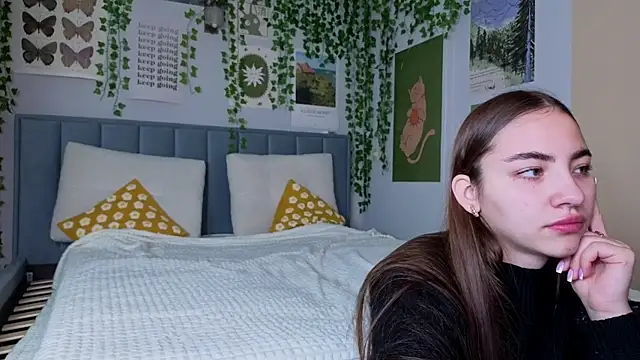 Ashley Pierce online show from October 6, 2025, 4:10 am