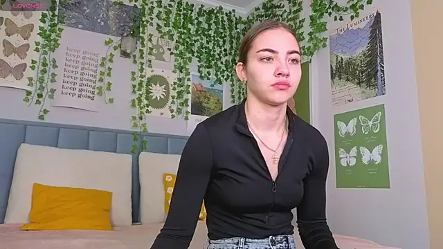 Ashley Pierce online show from October 12, 2025, 4:11 am