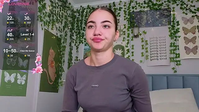 Ashley Pierce online show from December 2, 2025, 4:07 am