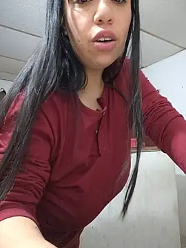 Snapshot of megan_foz chatting on June 30, 2026, 2:29 pm megan foz online show from June 30, 2026, 2:29 pm