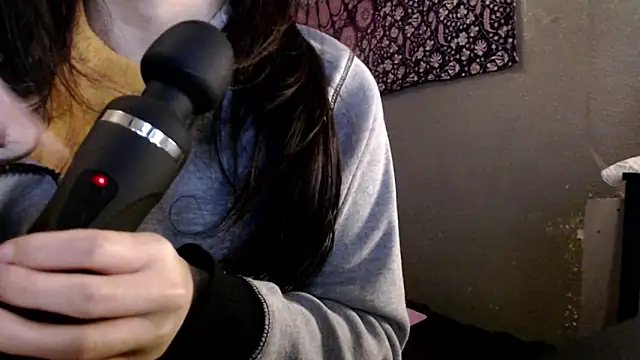 Snapshot of London_Ray chatting on May 15, 2026, 2:18 am London Ray online show from May 15, 2026, 2:18 am